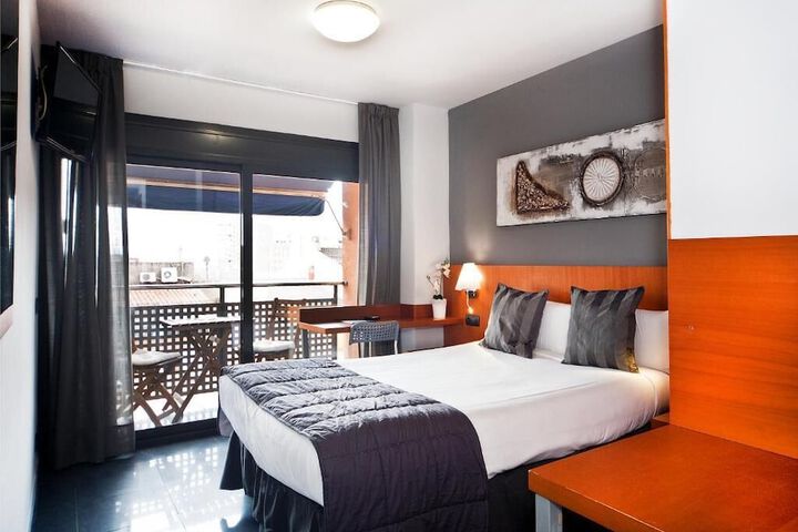Room 10 of 42