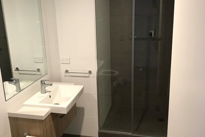 Room 17 of 33