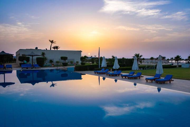 Pool Hotel