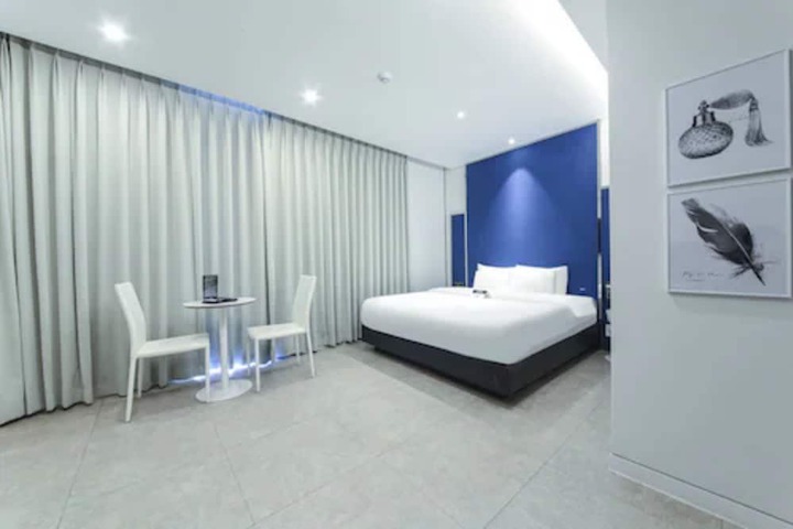 Room 45 of 117