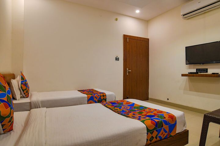 Room 33 of 47