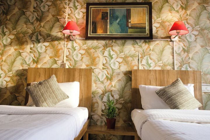 Room 13 of 29