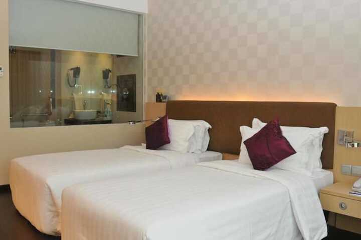 Room 8 of 60