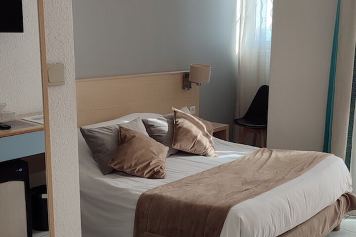 Room 12 of 35