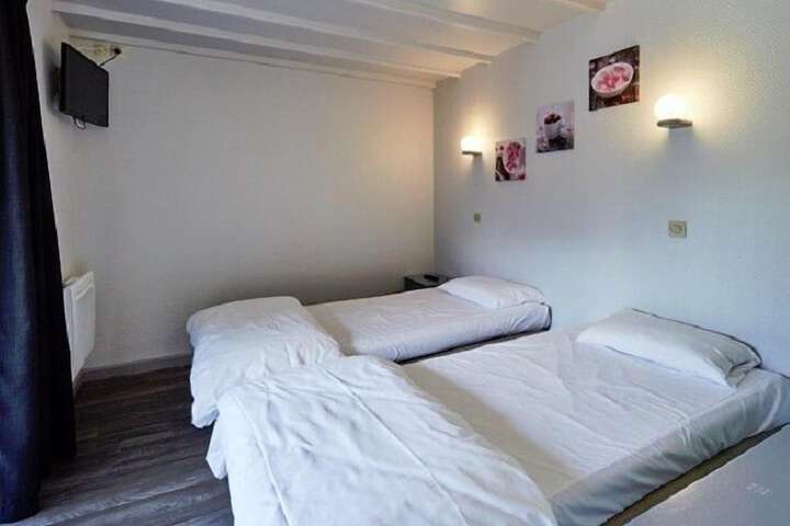 Room 4 of 24
