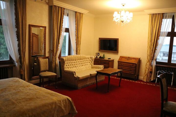 Room 13 of 60
