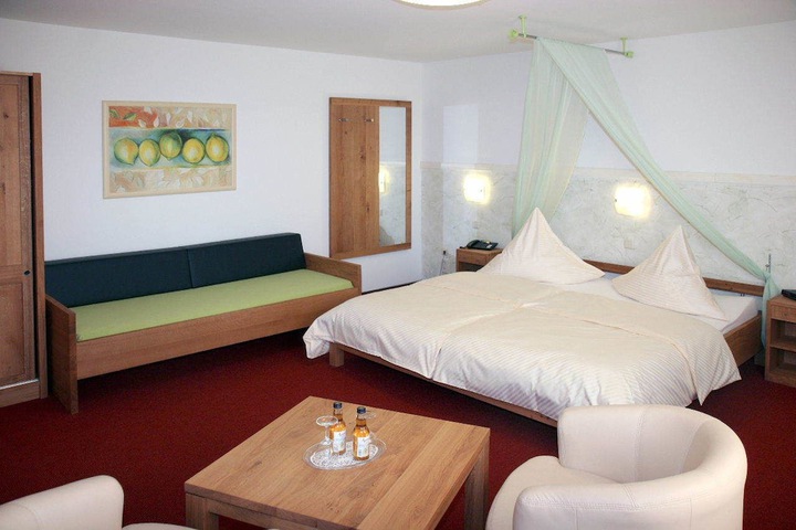 Room 11 of 50