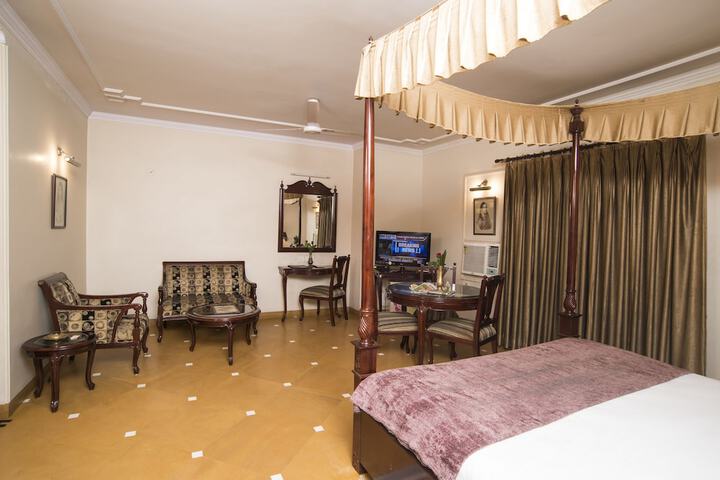 Room 18 of 31