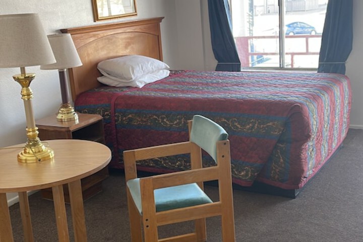 Room 16 of 41