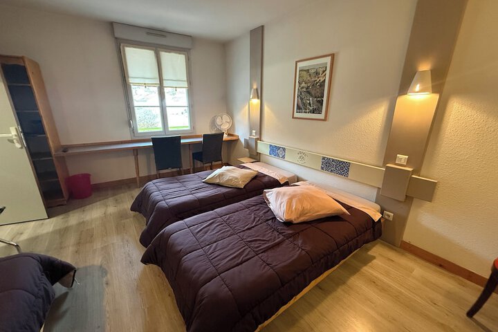 Room 4 of 24