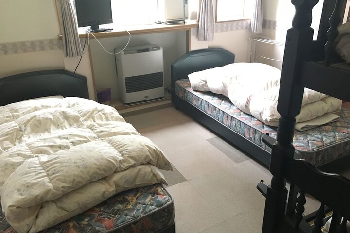 Room 6 of 31