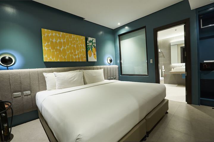 Room 32 of 156