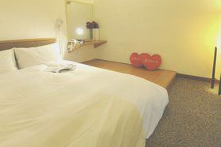 Room 28 of 42