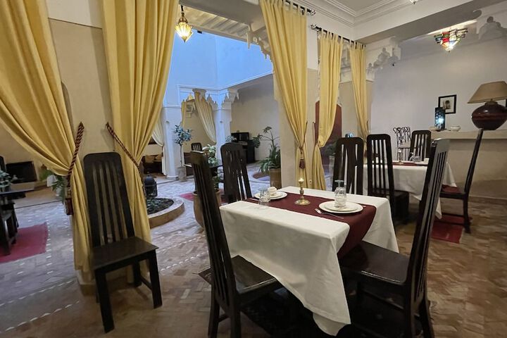 Dining 249 of 435