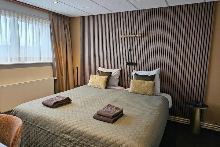 Room 16 of 42
