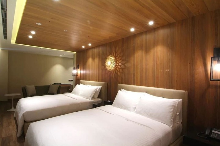 Room 15 of 64