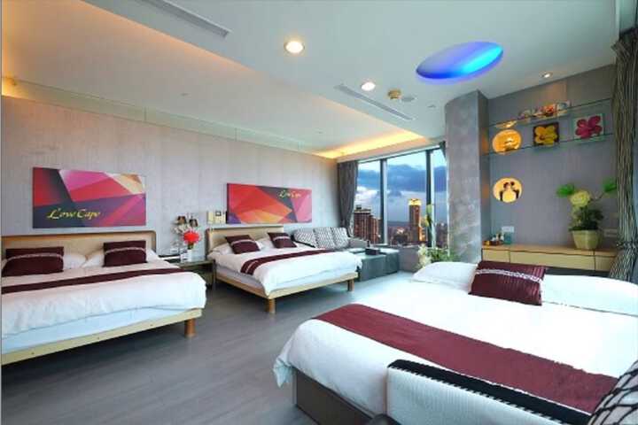 Room 5 of 98