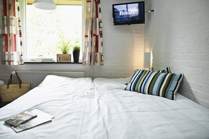 Room 4 of 15