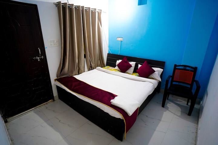 Room 6 of 27