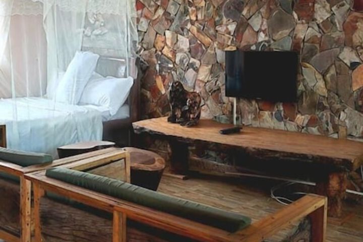 Room 8 of 43