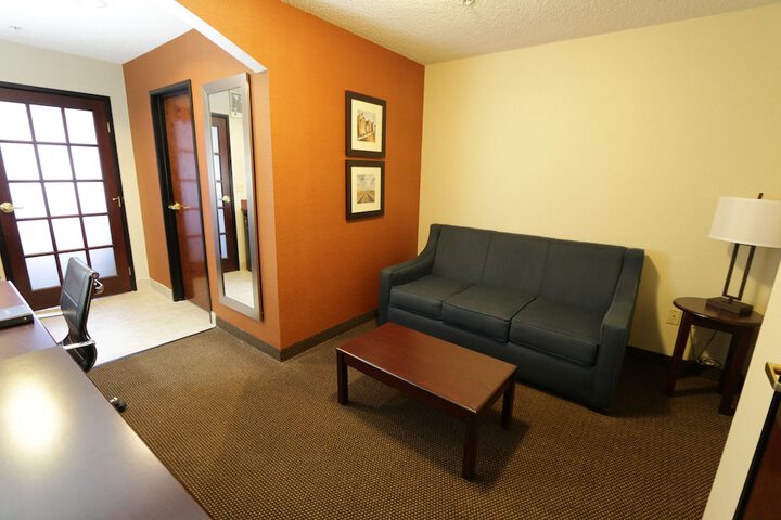 2 Queen Beds (4 of 14)