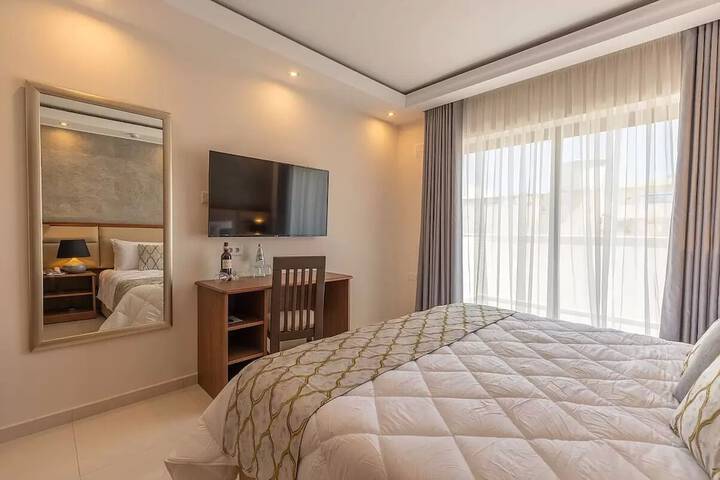 Room 6 of 25