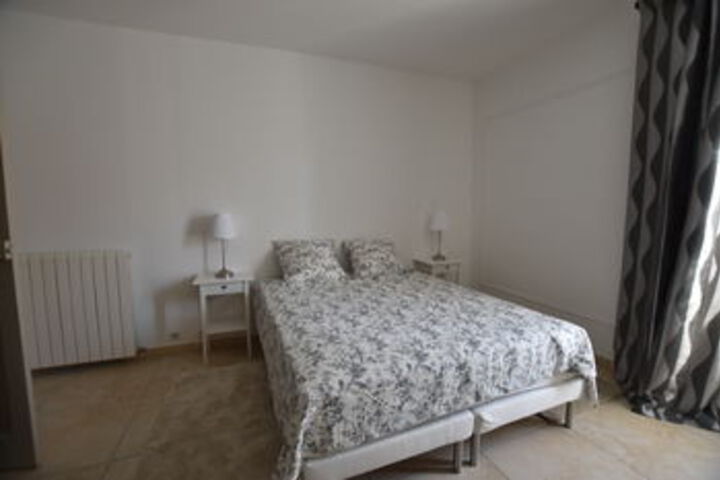 Room 6 of 17