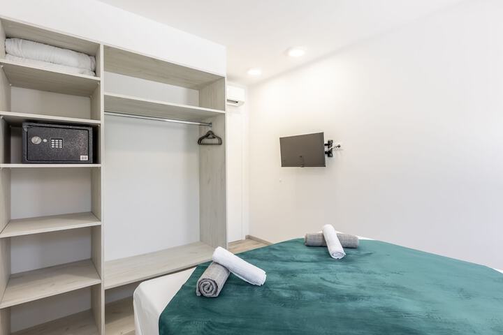 Room 13 of 43