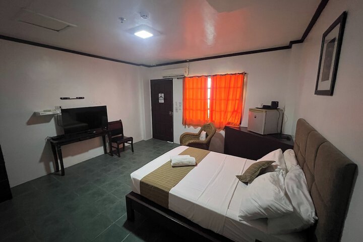 Room 6 of 68