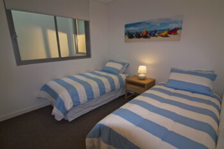 Room 8 of 11