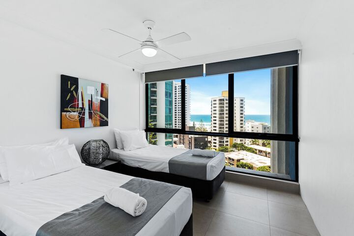 Room 25 of 240