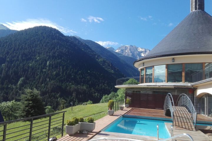 Hotel Pool