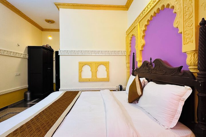 Room 8 of 95