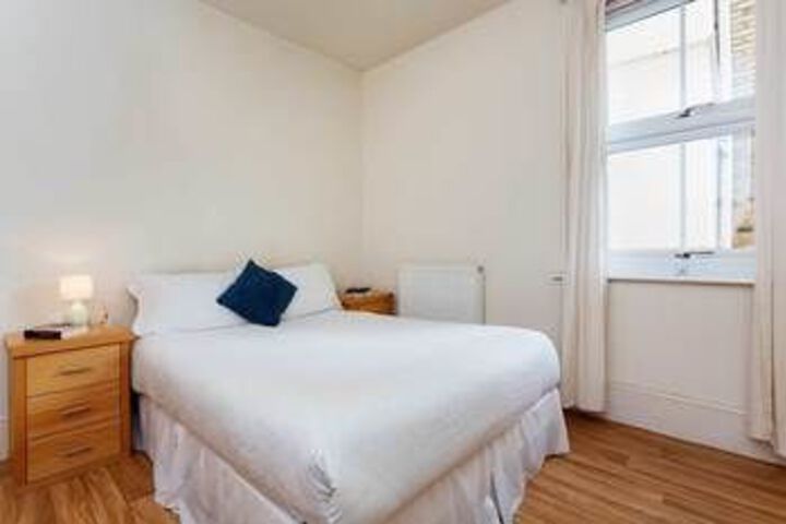 Room 5 of 13