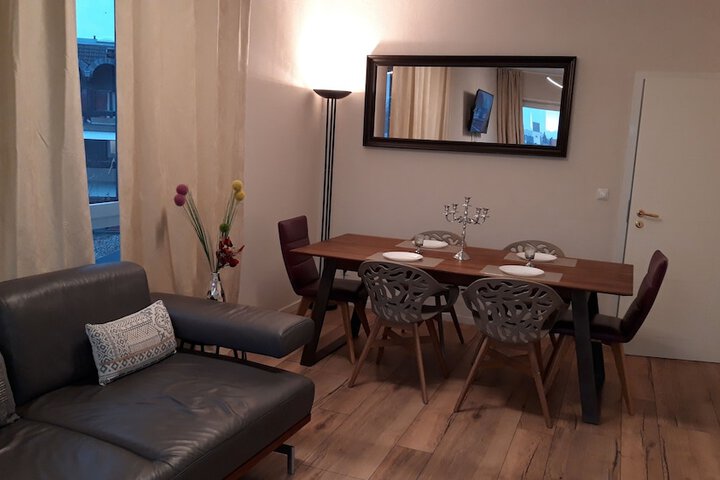 Room 27 of 78
