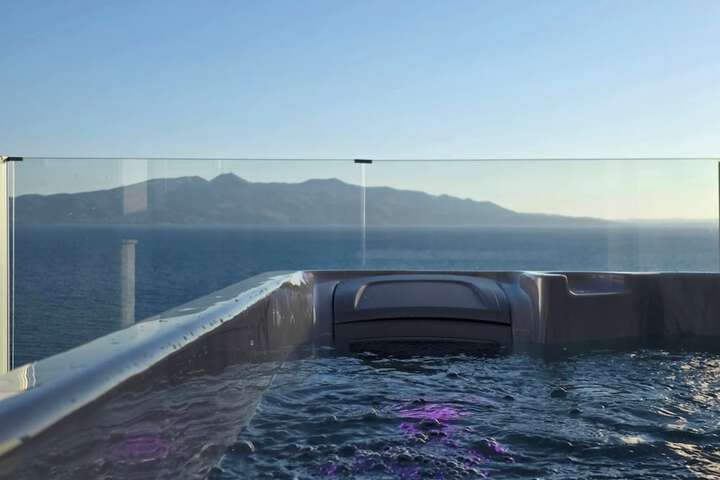 Elite Sea View Jacuzzi Penthouses