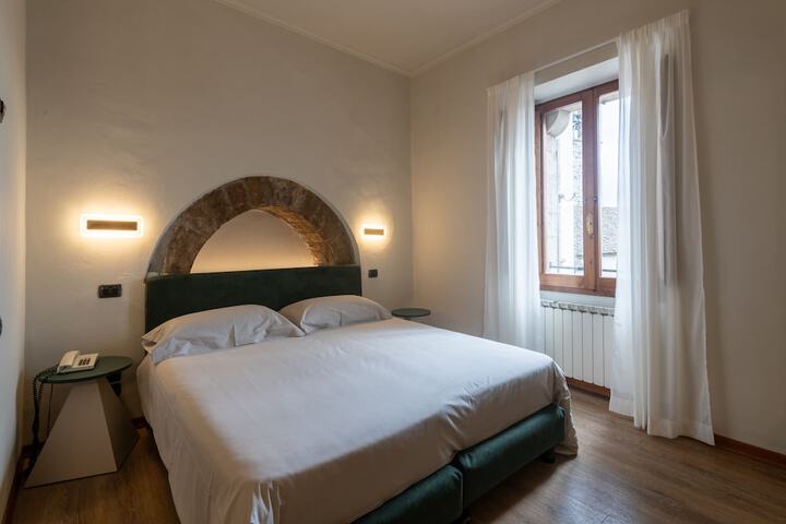 Room 16 of 47