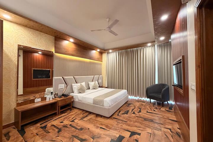 Room 30 of 65