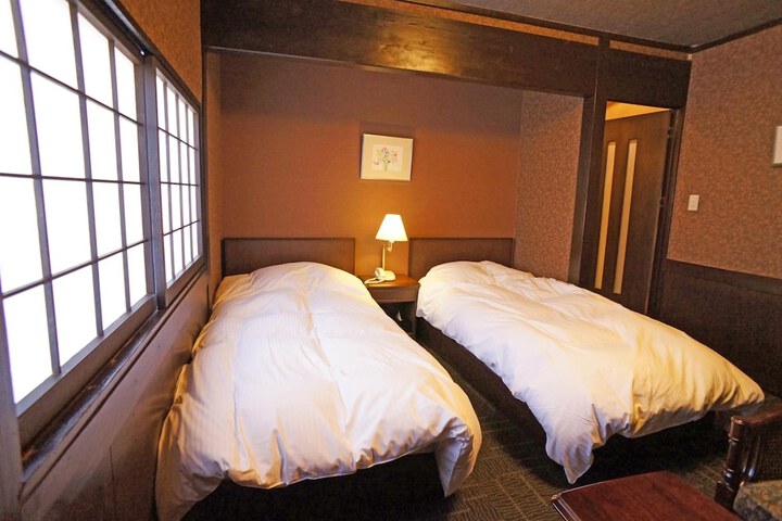Room 13 of 53
