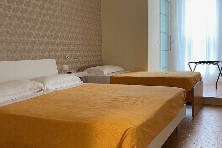 Room 28 of 99