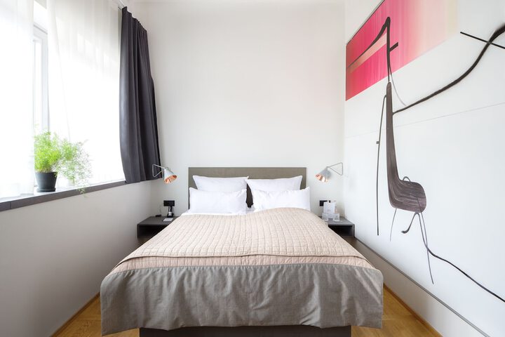 Room 5 of 52