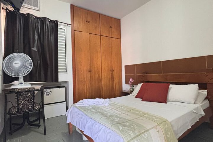 Room 9 of 14