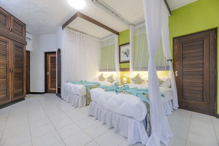 Room 8 of 20