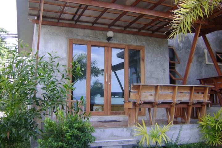 Room 2 of 66