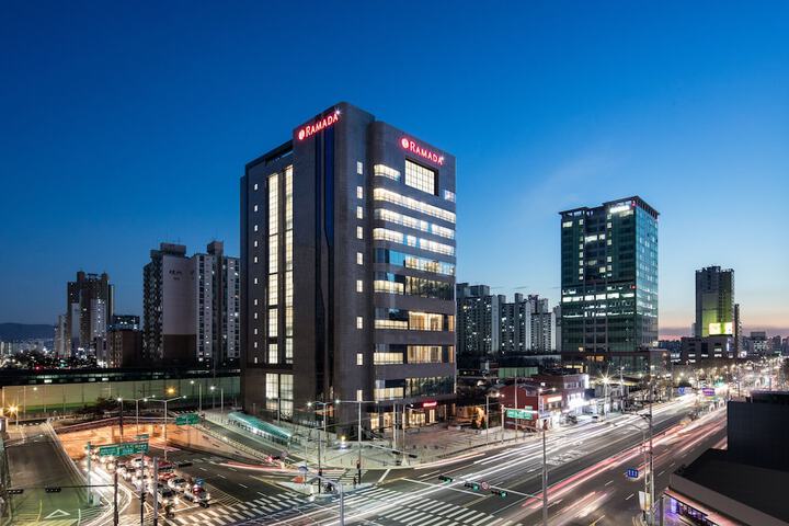 Exterior of Ramada Seoul Sindorim Hotel
