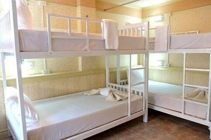 Room 16 of 34