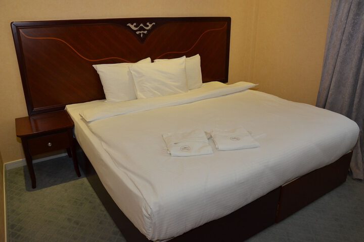 Room 13 of 113