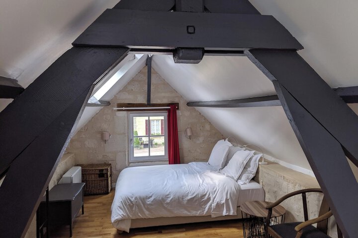 Room 3 of 68