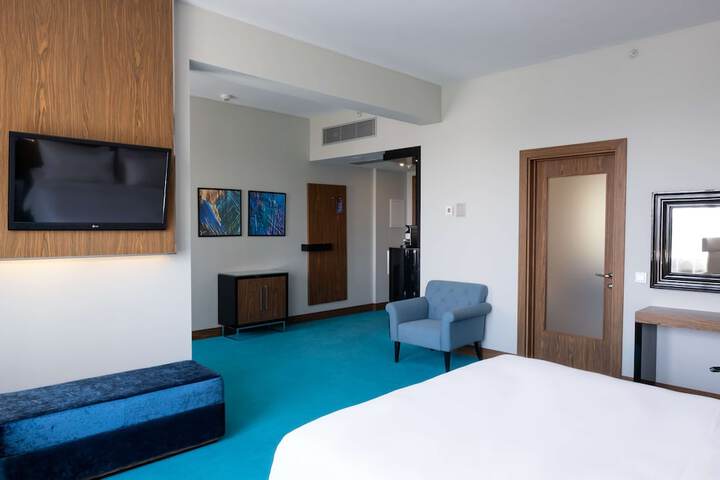 Room 52 of 160