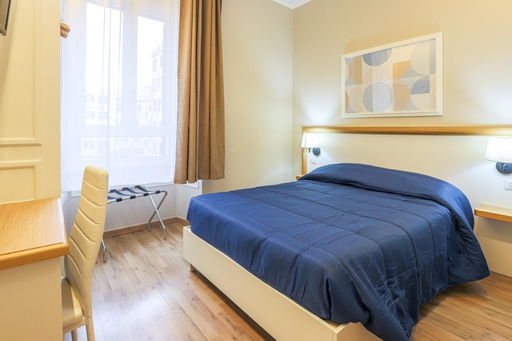 Room 10 of 33